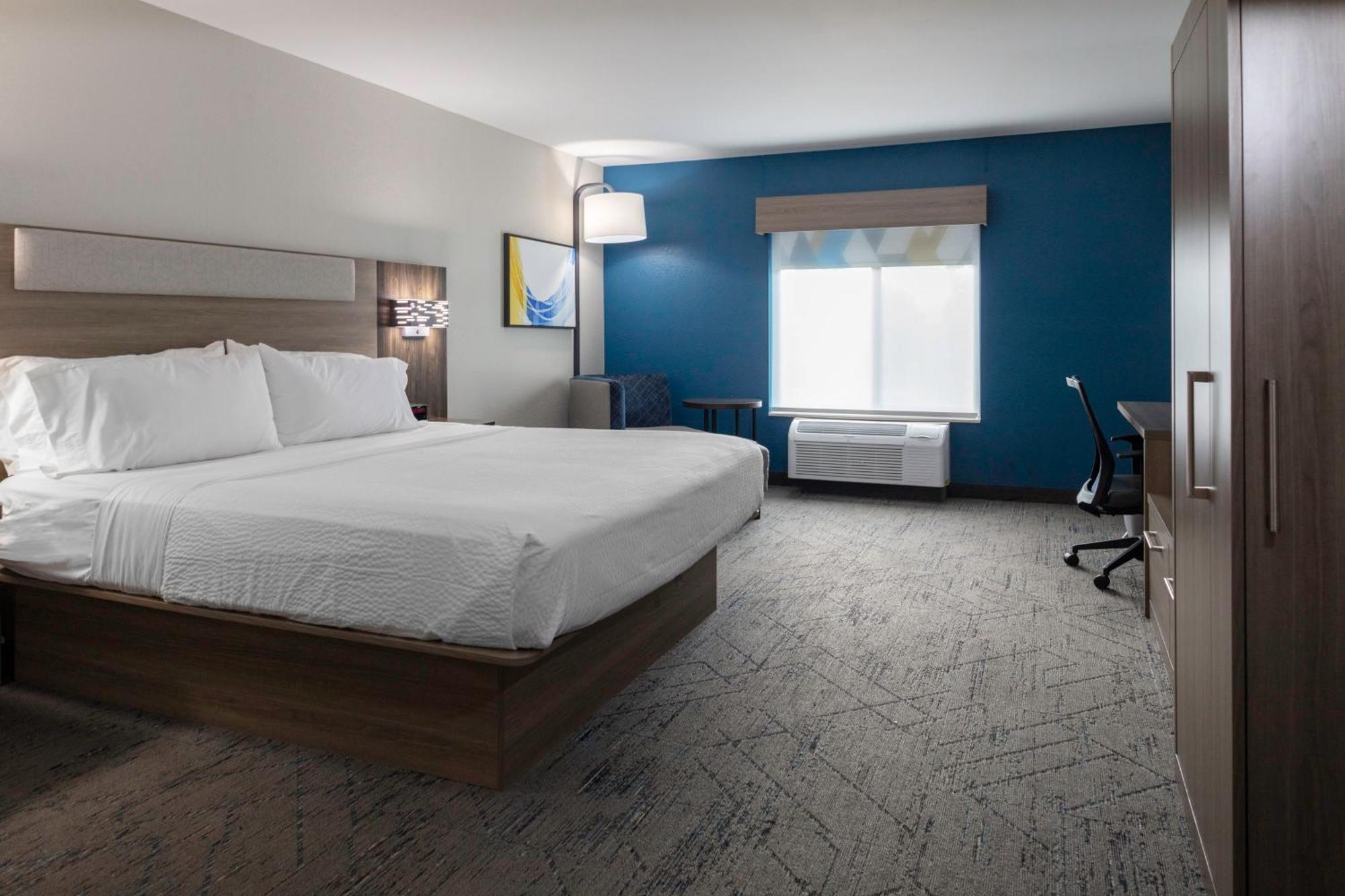 Holiday Inn Express & Suites Roanoke Rapids By Ihg Exterior photo