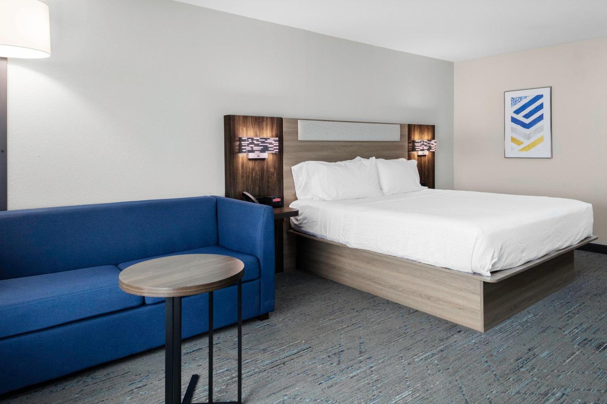 Holiday Inn Express & Suites Roanoke Rapids By Ihg Exterior photo