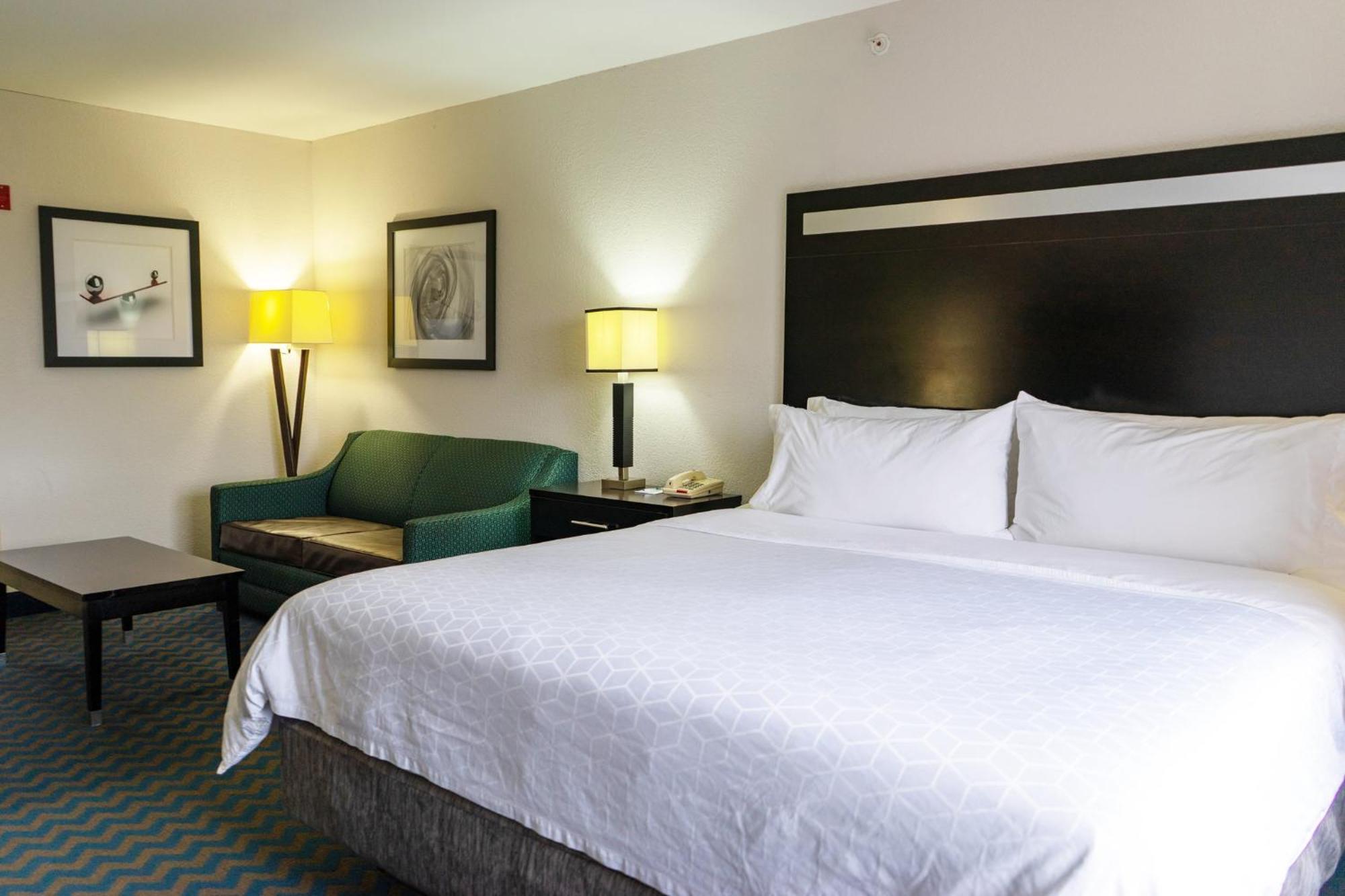 Holiday Inn Express & Suites Roanoke Rapids By Ihg Exterior photo
