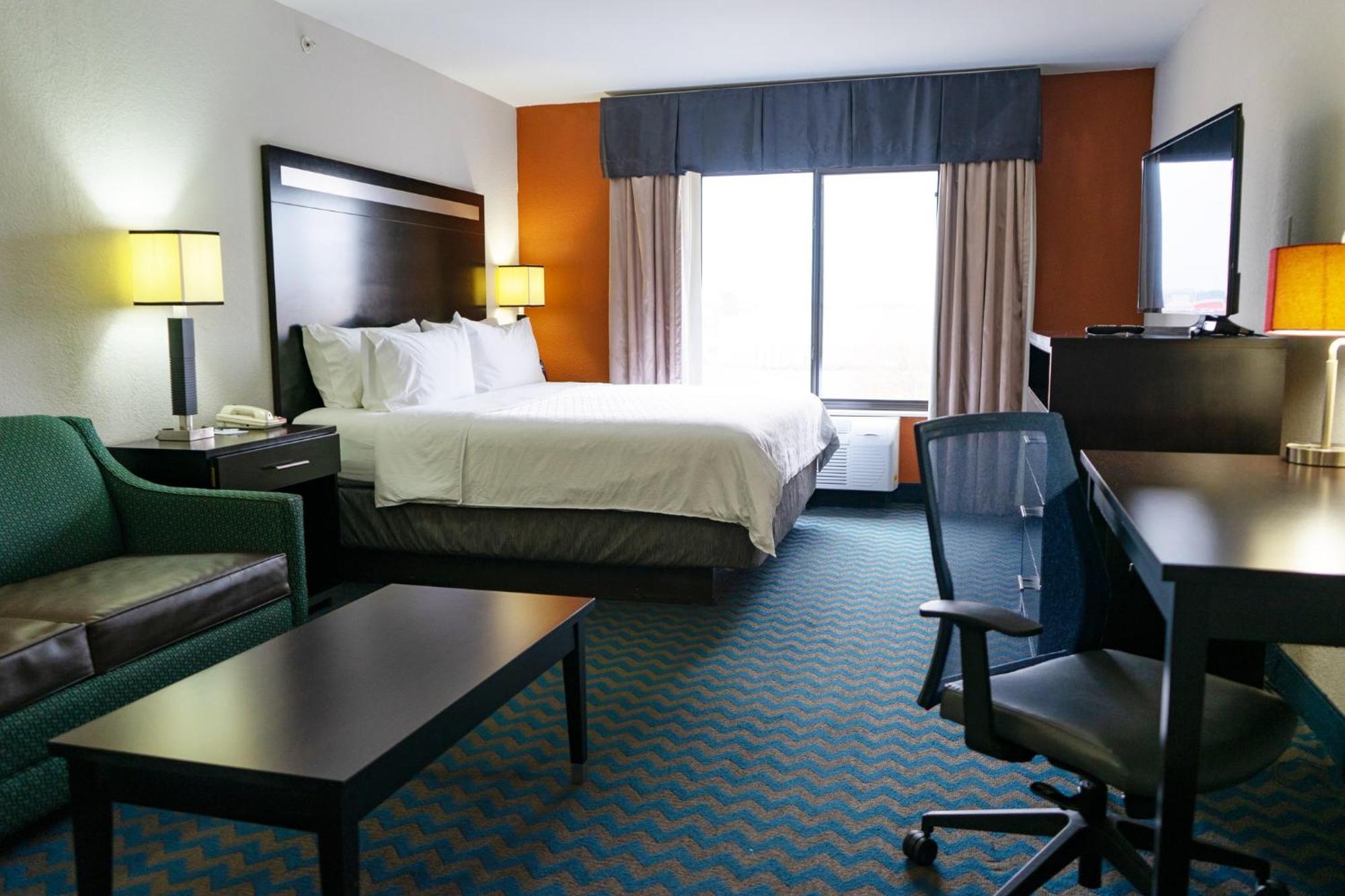 Holiday Inn Express & Suites Roanoke Rapids By Ihg Exterior photo