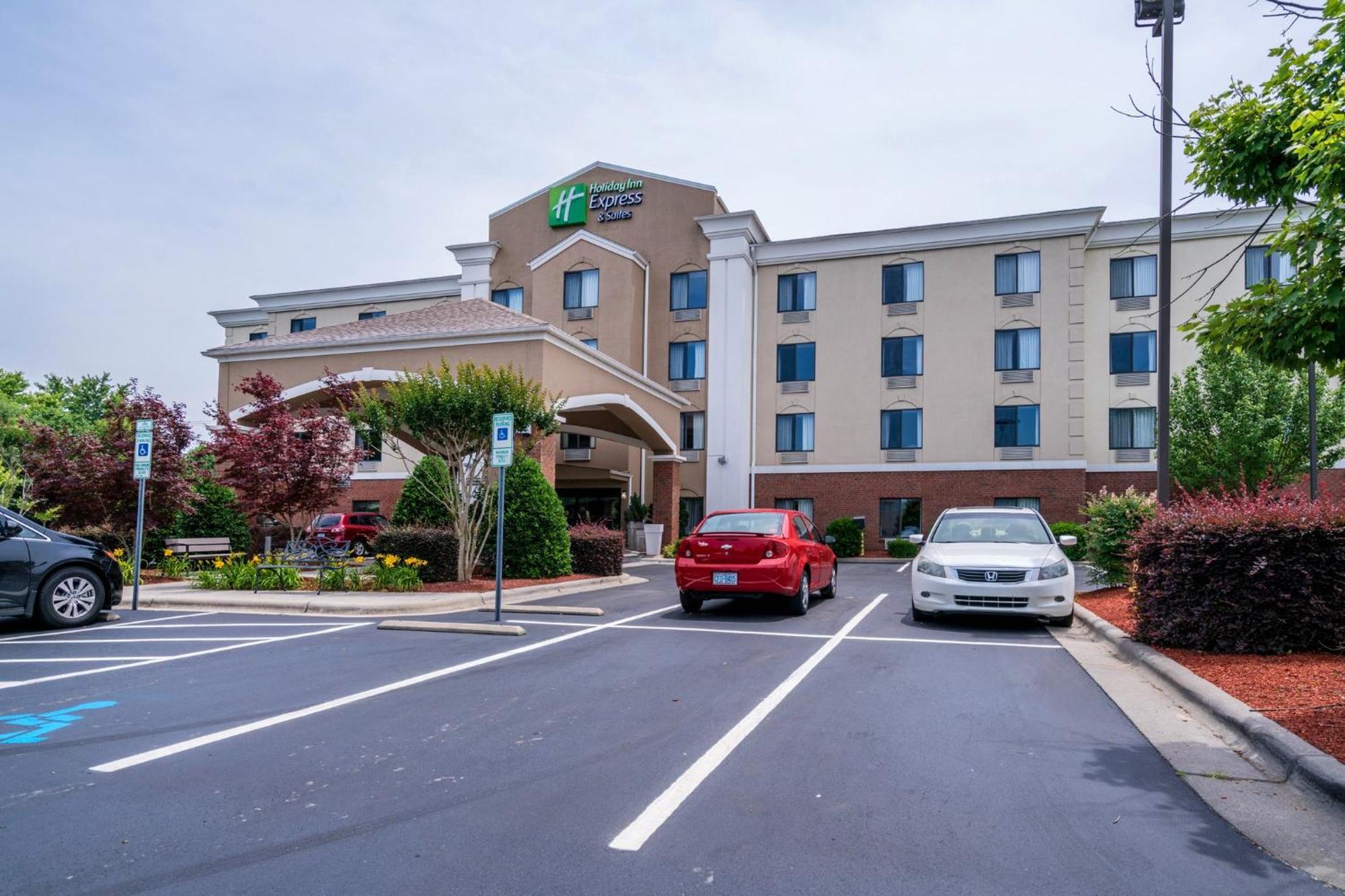 Holiday Inn Express & Suites Roanoke Rapids By Ihg Exterior photo